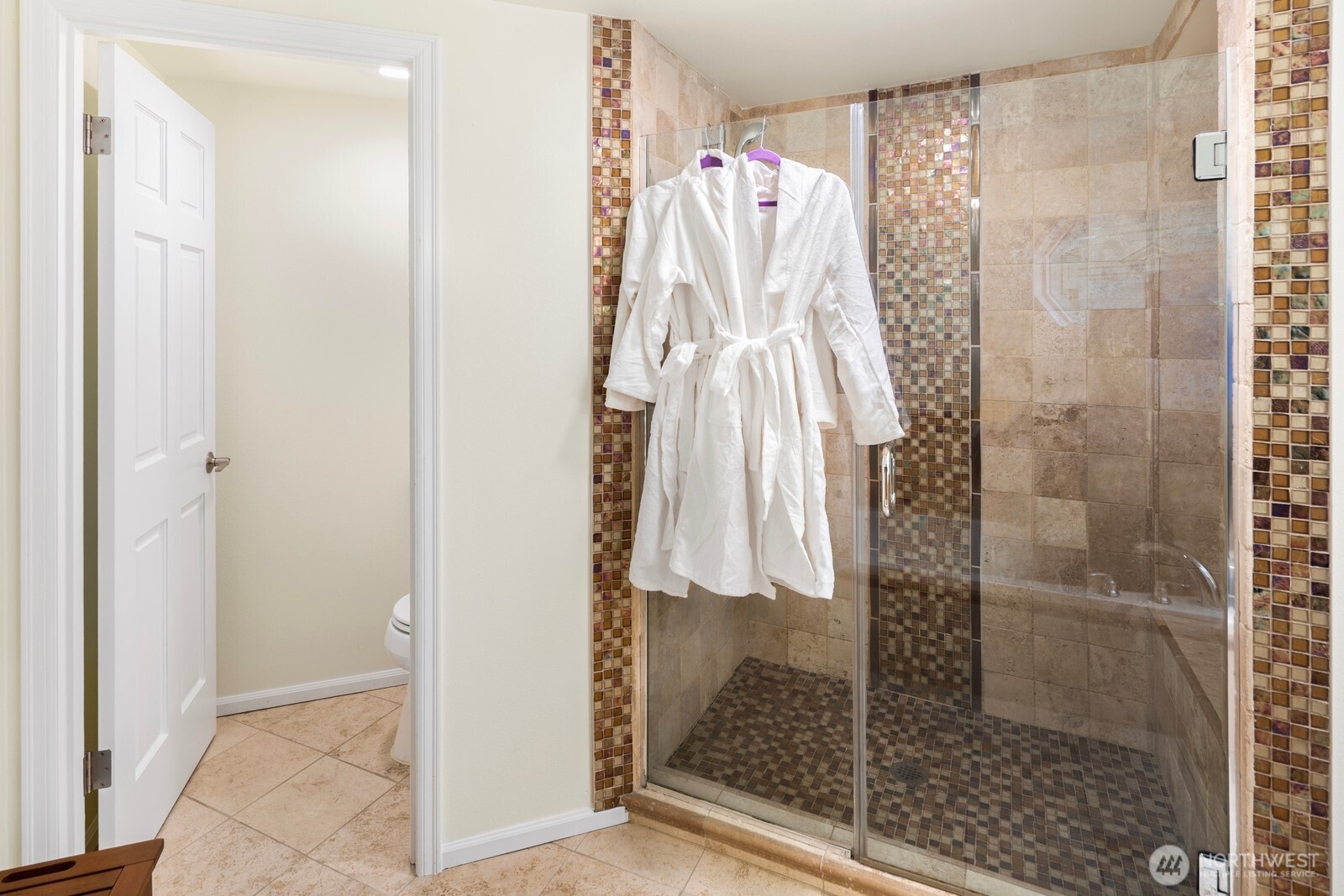 14916 NE 76th Court , Redmond, WA 98052