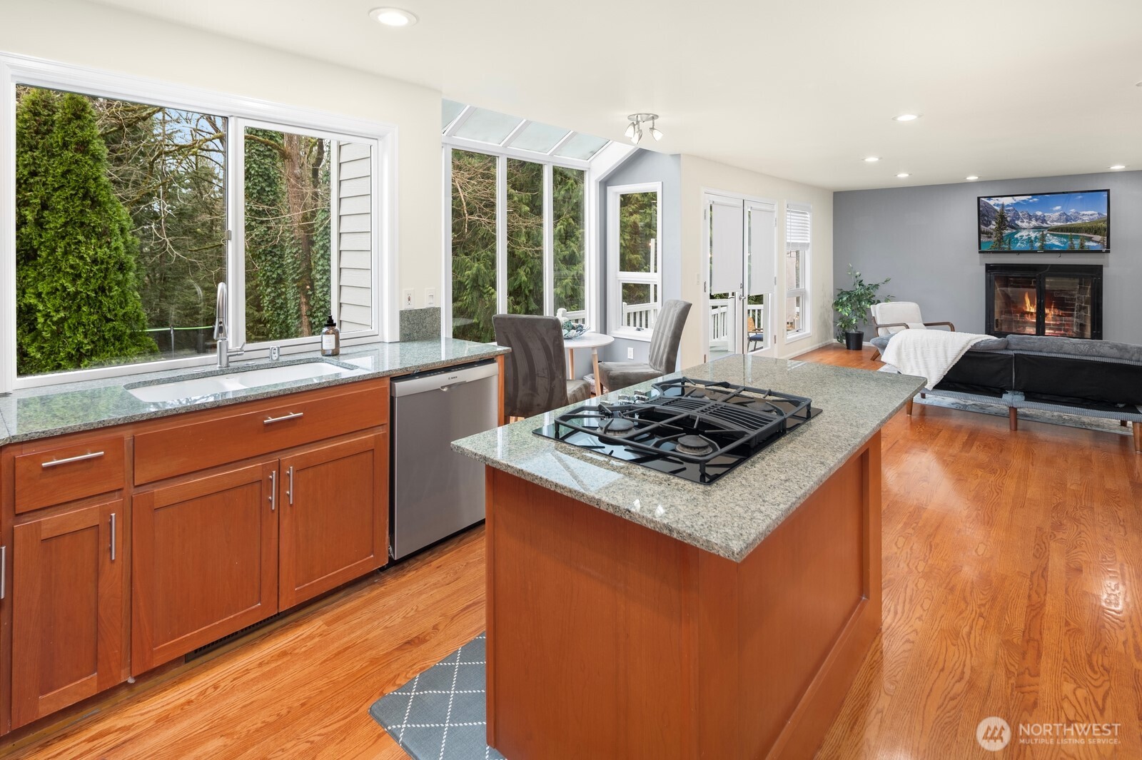 14916 NE 76th Court , Redmond, WA 98052