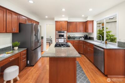 14916 NE 76th Court , Redmond, WA 98052 - Photo 9