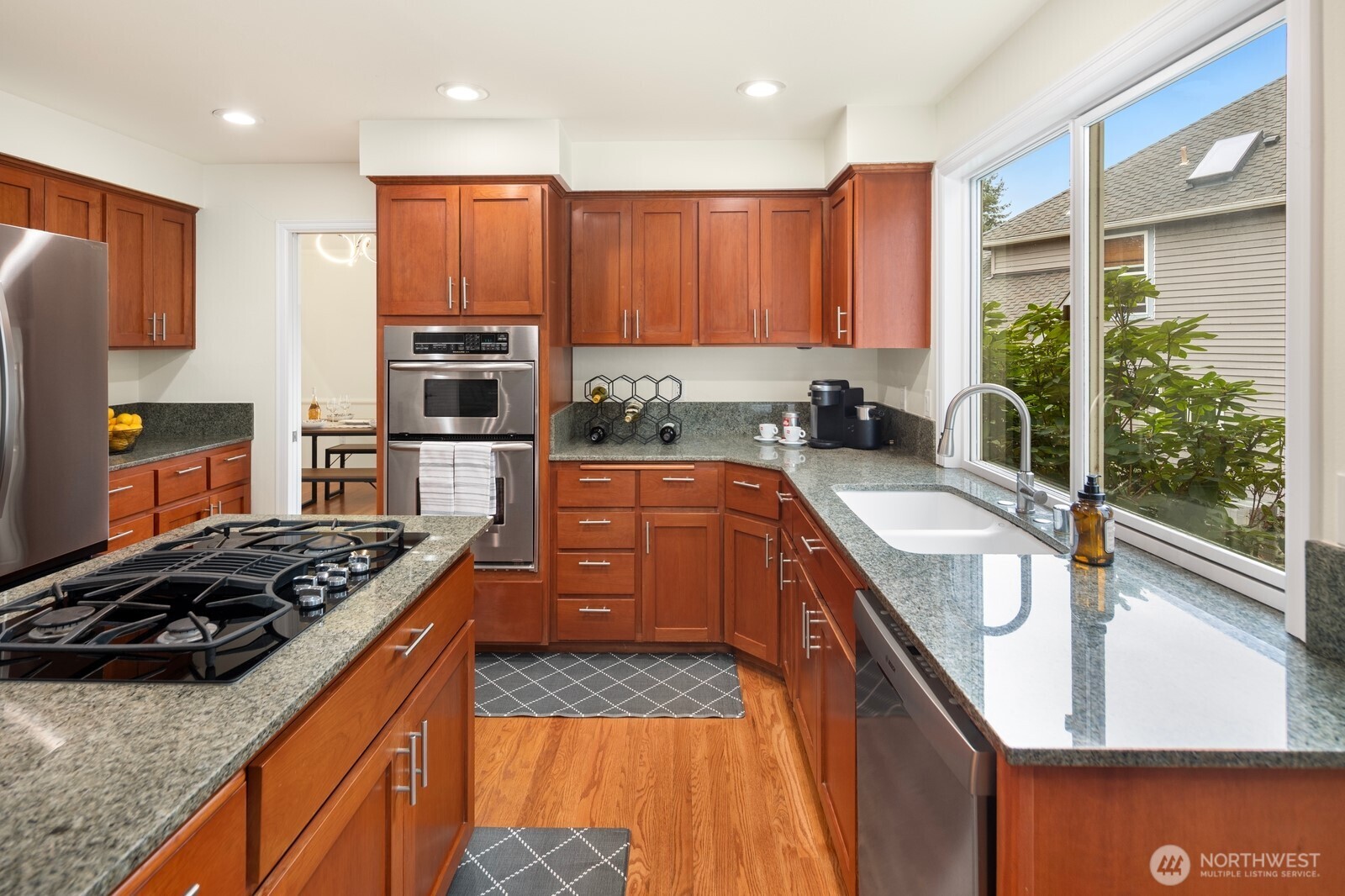 14916 NE 76th Court , Redmond, WA 98052