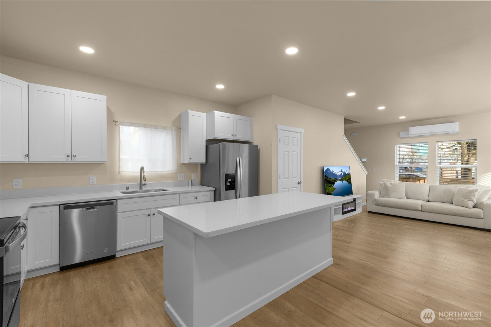 942 S M Street , Tacoma, WA 98405