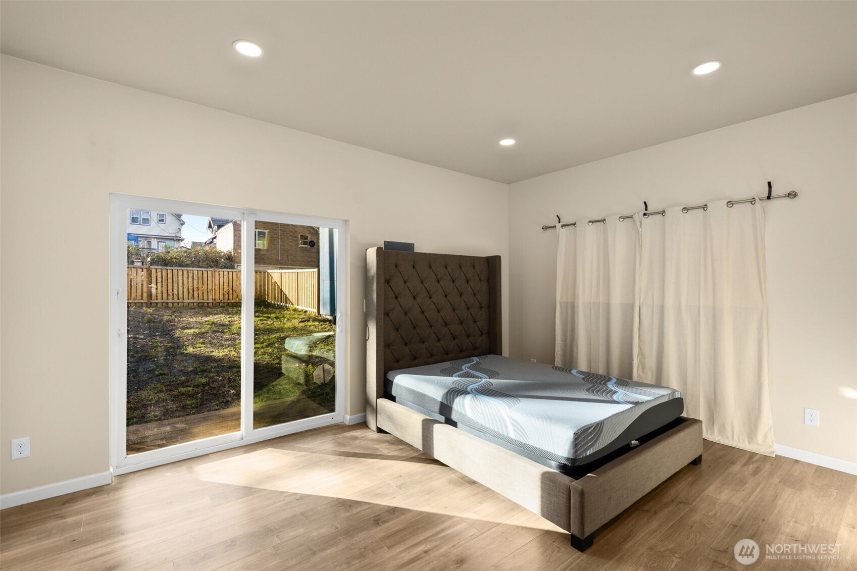 942 S M Street , Tacoma, WA 98405