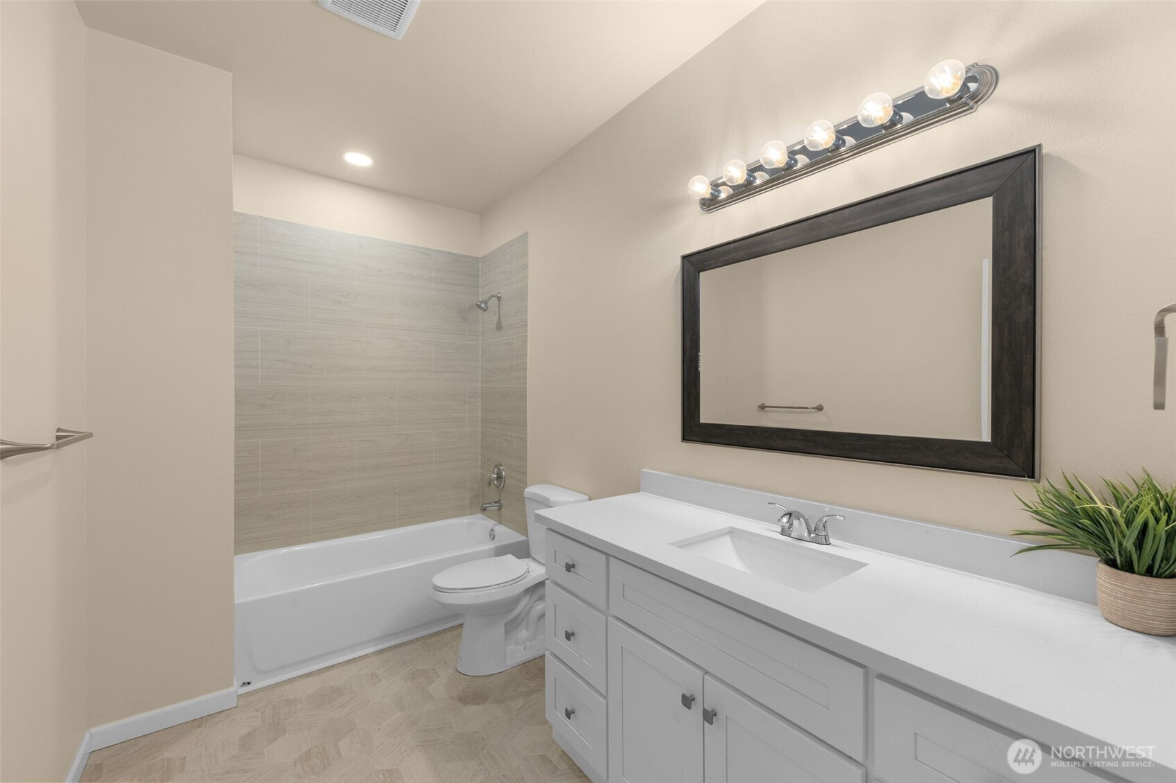 942 S M Street , Tacoma, WA 98405