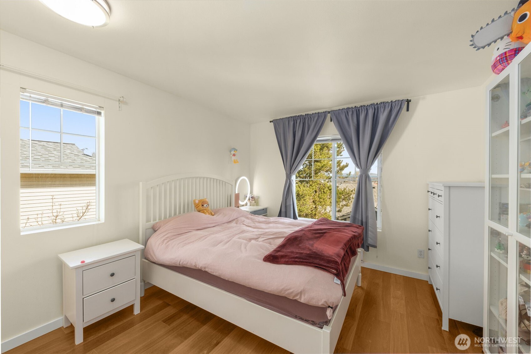 6895 Holly Park Drive S, Seattle, WA 98118