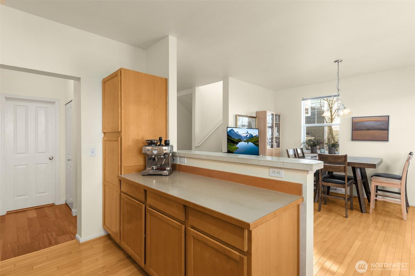 6895 Holly Park Drive S, Seattle, WA 98118