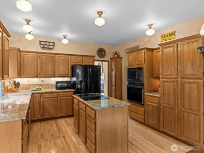 19607 110th Place NE, Bothell, WA 98011-1753 - Photo 17
