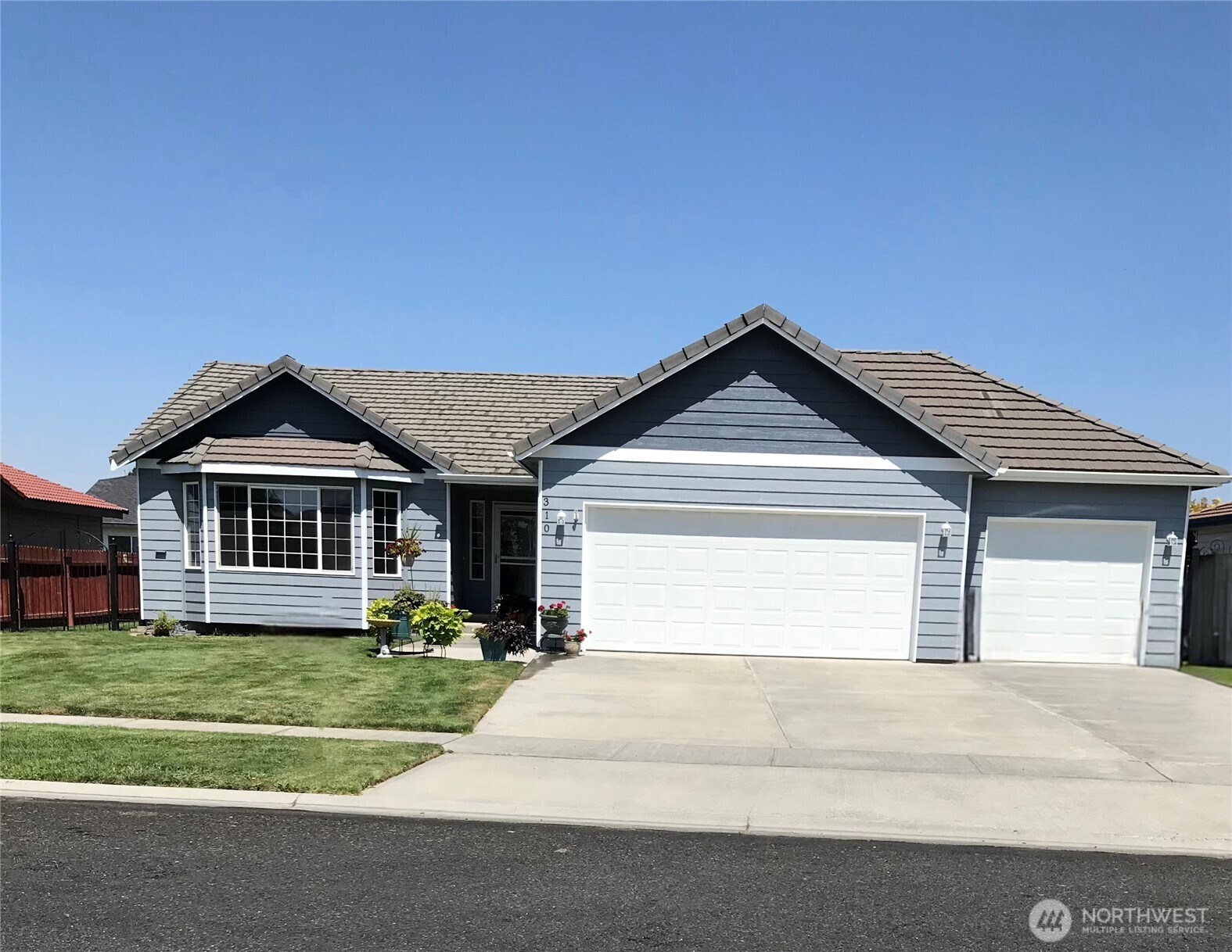 310 E Tanglewood Drive , Moses Lake, WA 98837