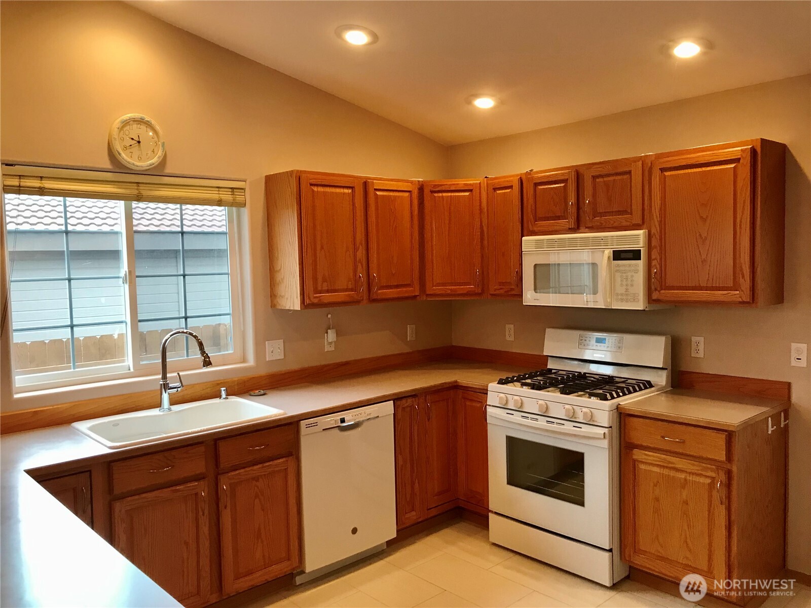 310 E Tanglewood Drive , Moses Lake, WA 98837