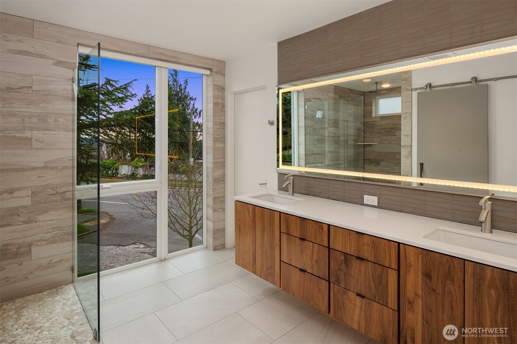 1400 Olympic Way W, Seattle, WA 98119