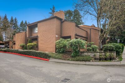 11510 NE 128th Street #2, Kirkland, WA 98034