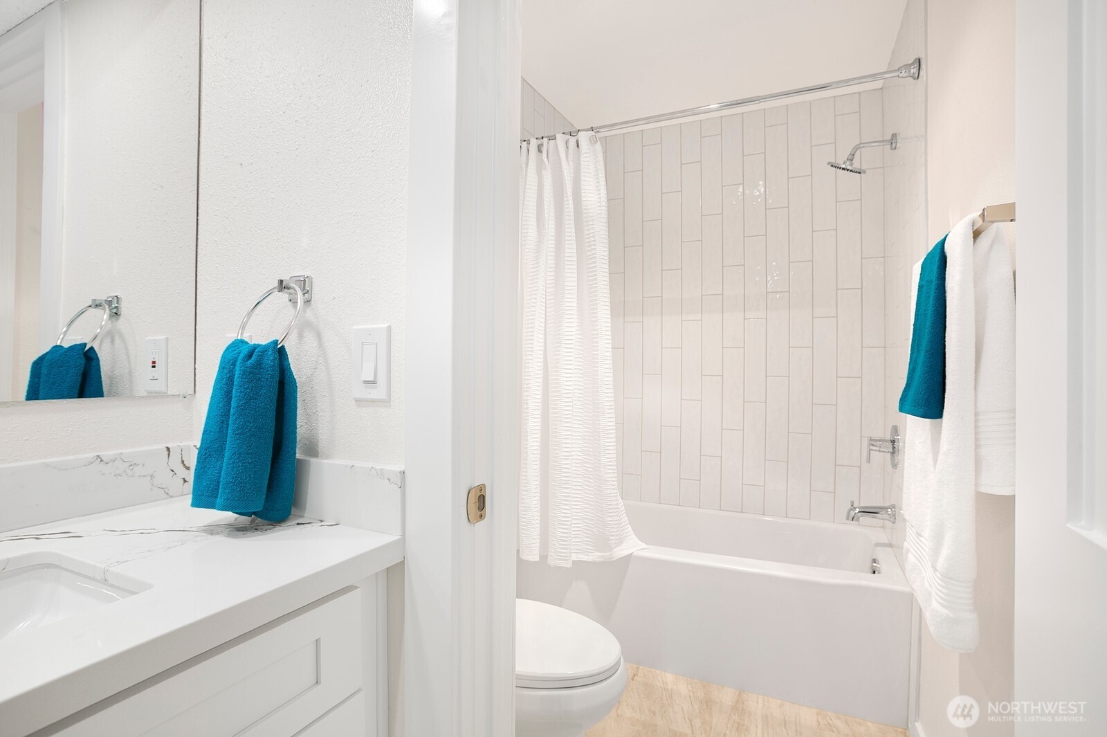 11510 NE 128th Street #2, Kirkland, WA 98034