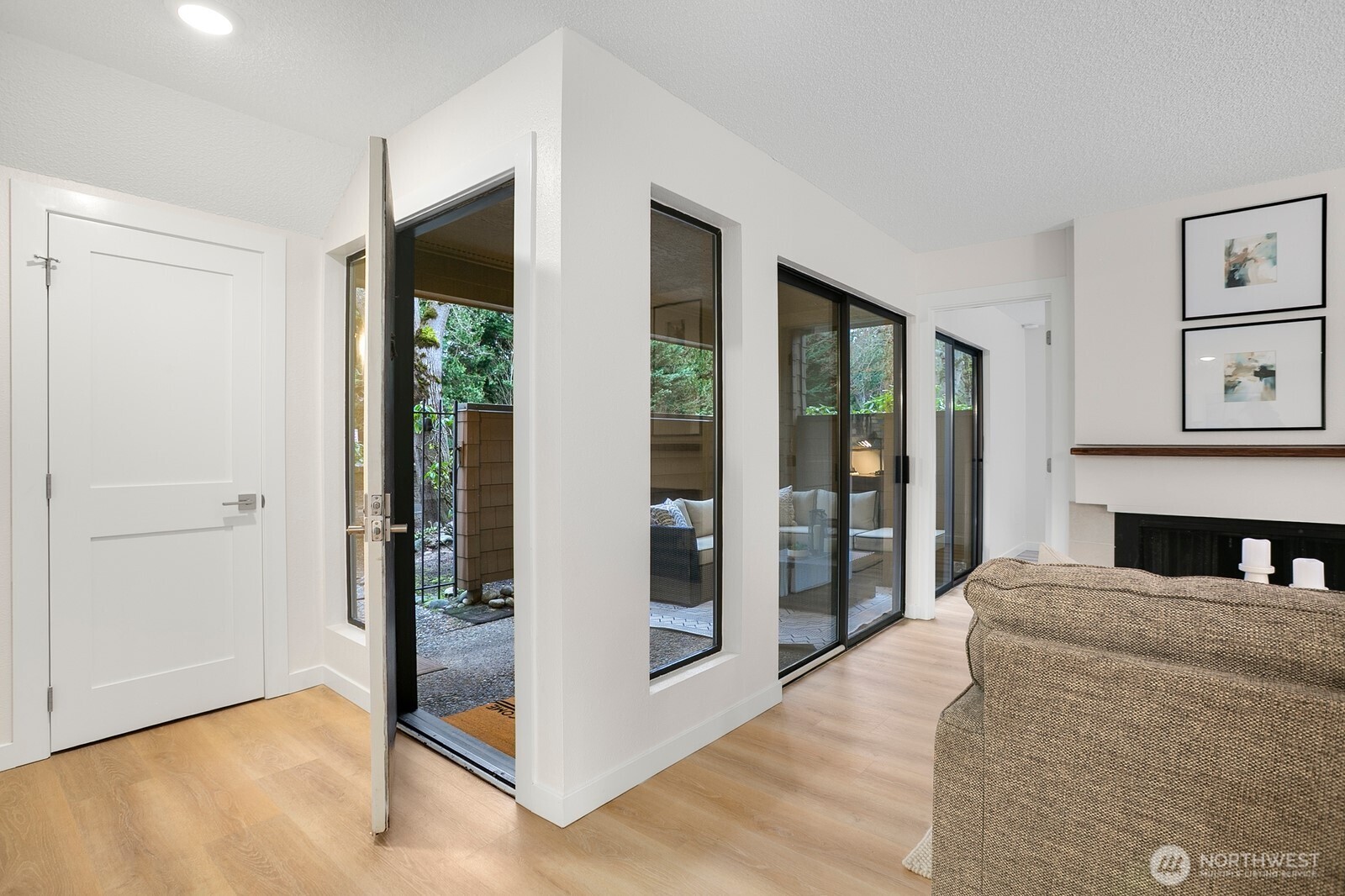 11510 NE 128th Street #2, Kirkland, WA 98034