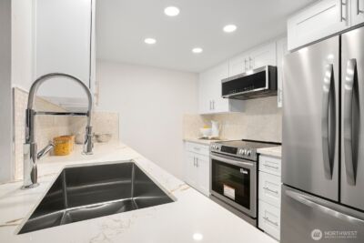 11510 NE 128th Street #2, Kirkland, WA 98034 - Photo 4