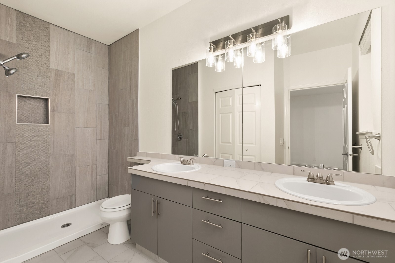 12530 Admiralty Way #B104, Everett, WA 98204