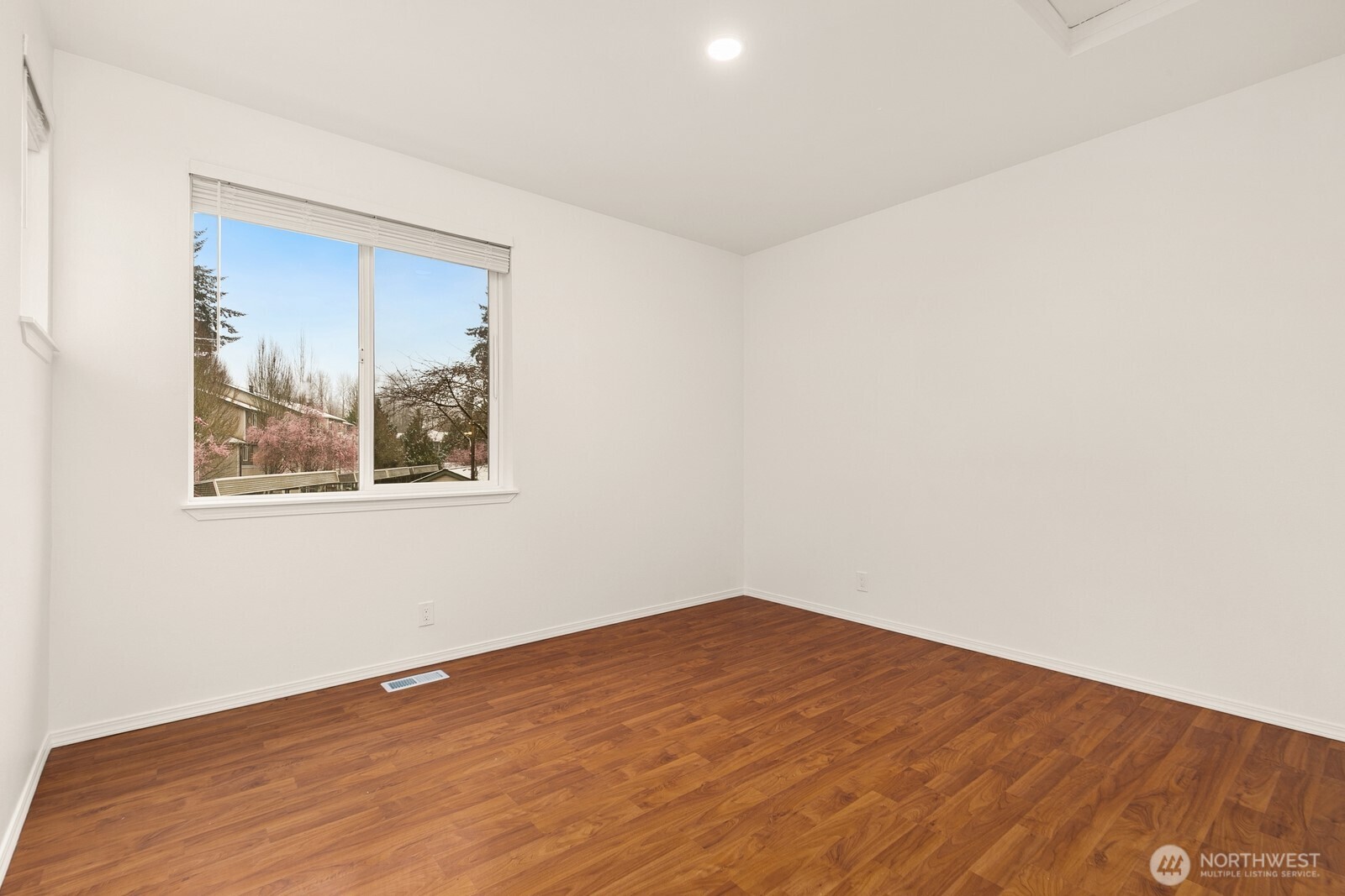 12530 Admiralty Way #B104, Everett, WA 98204