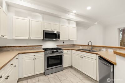 12530 Admiralty Way #B104, Everett, WA 98204 - Photo 4