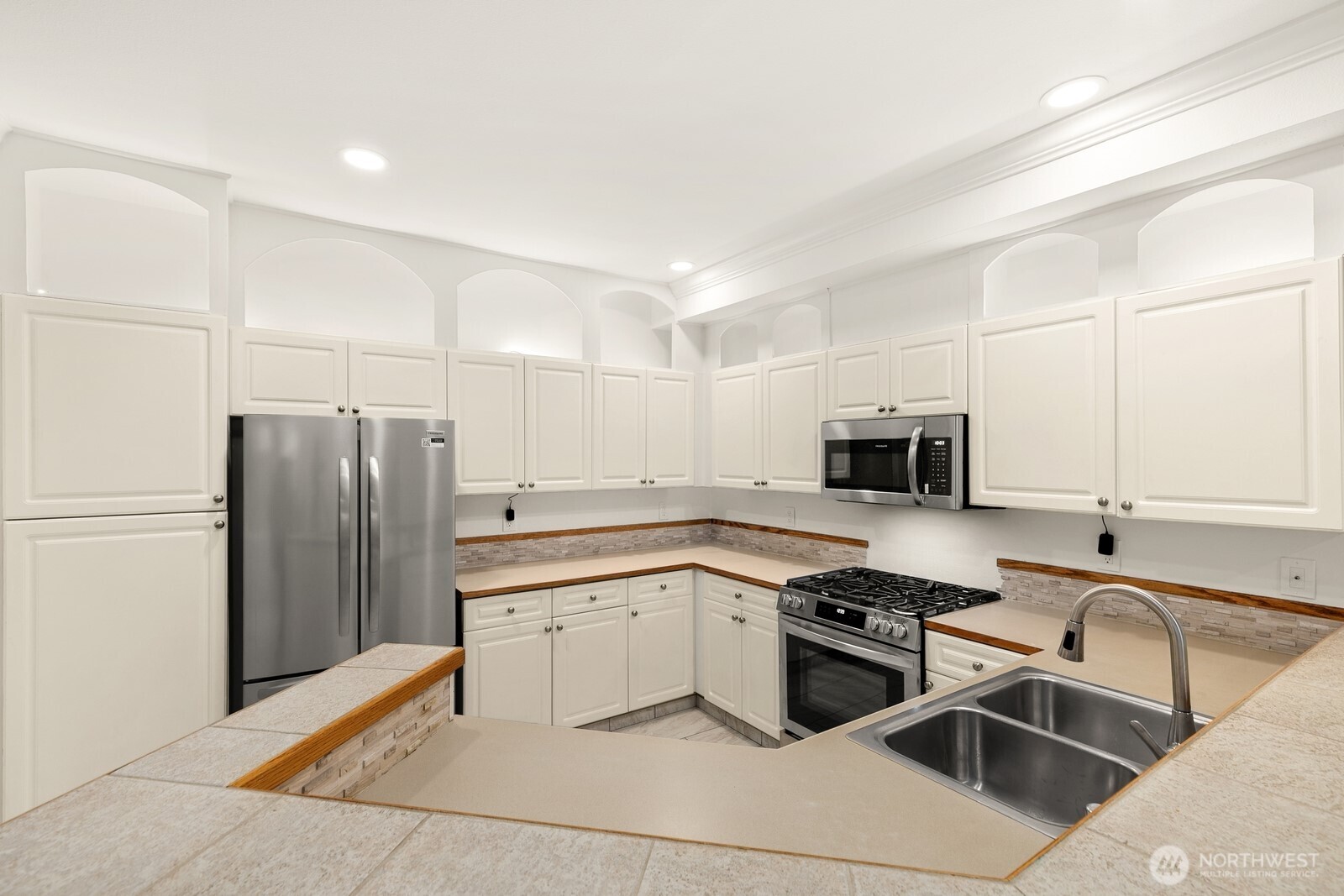 12530 Admiralty Way #B104, Everett, WA 98204