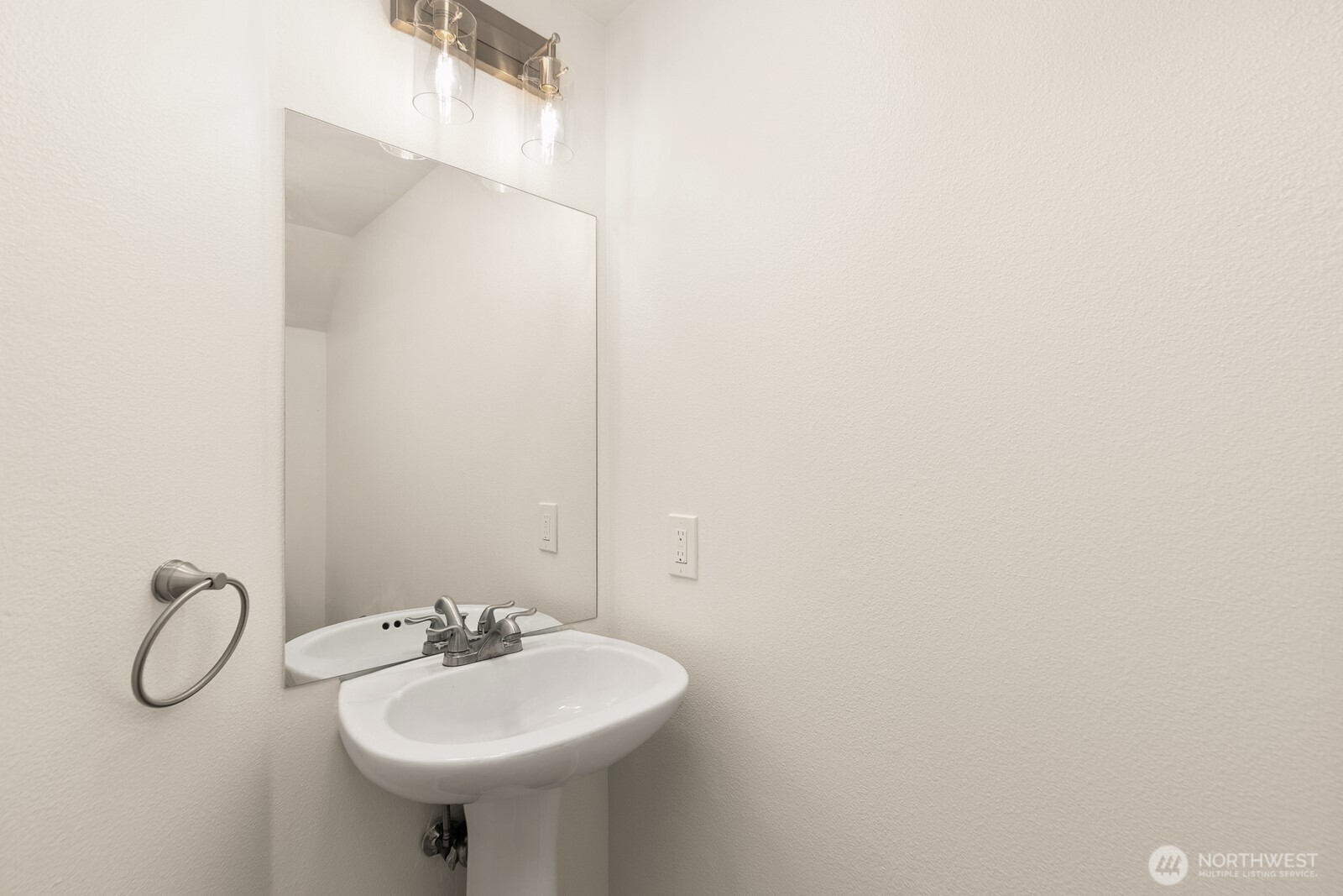 12530 Admiralty Way #B104, Everett, WA 98204