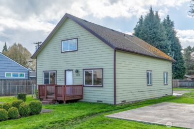 1215 30th Avenue , Longview, WA 98632