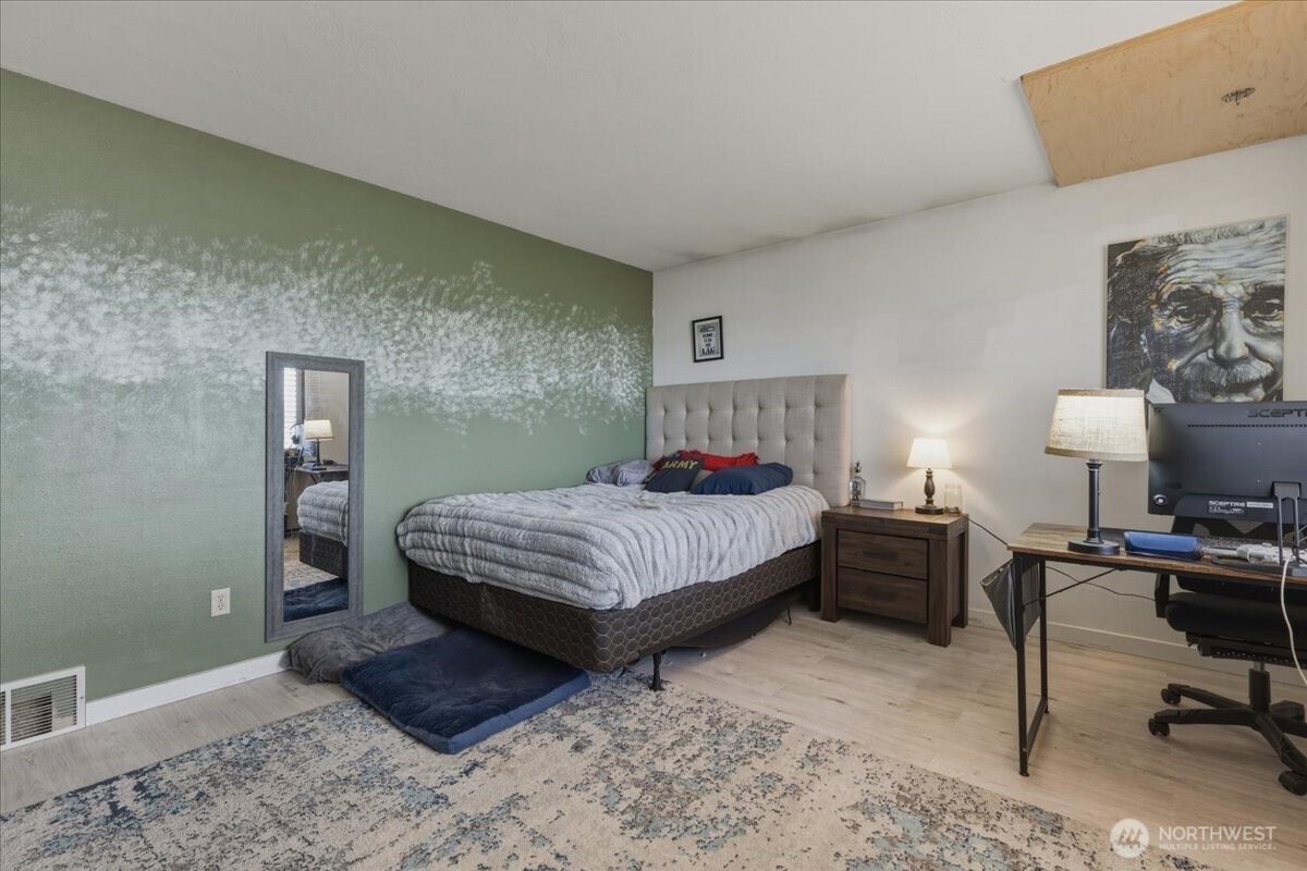 313 SE Trinity Avenue , Wilbur, WA 99185