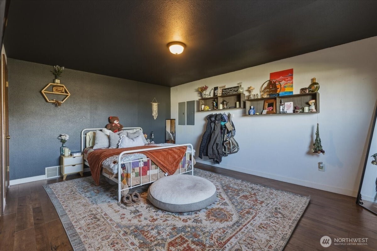 313 SE Trinity Avenue , Wilbur, WA 99185