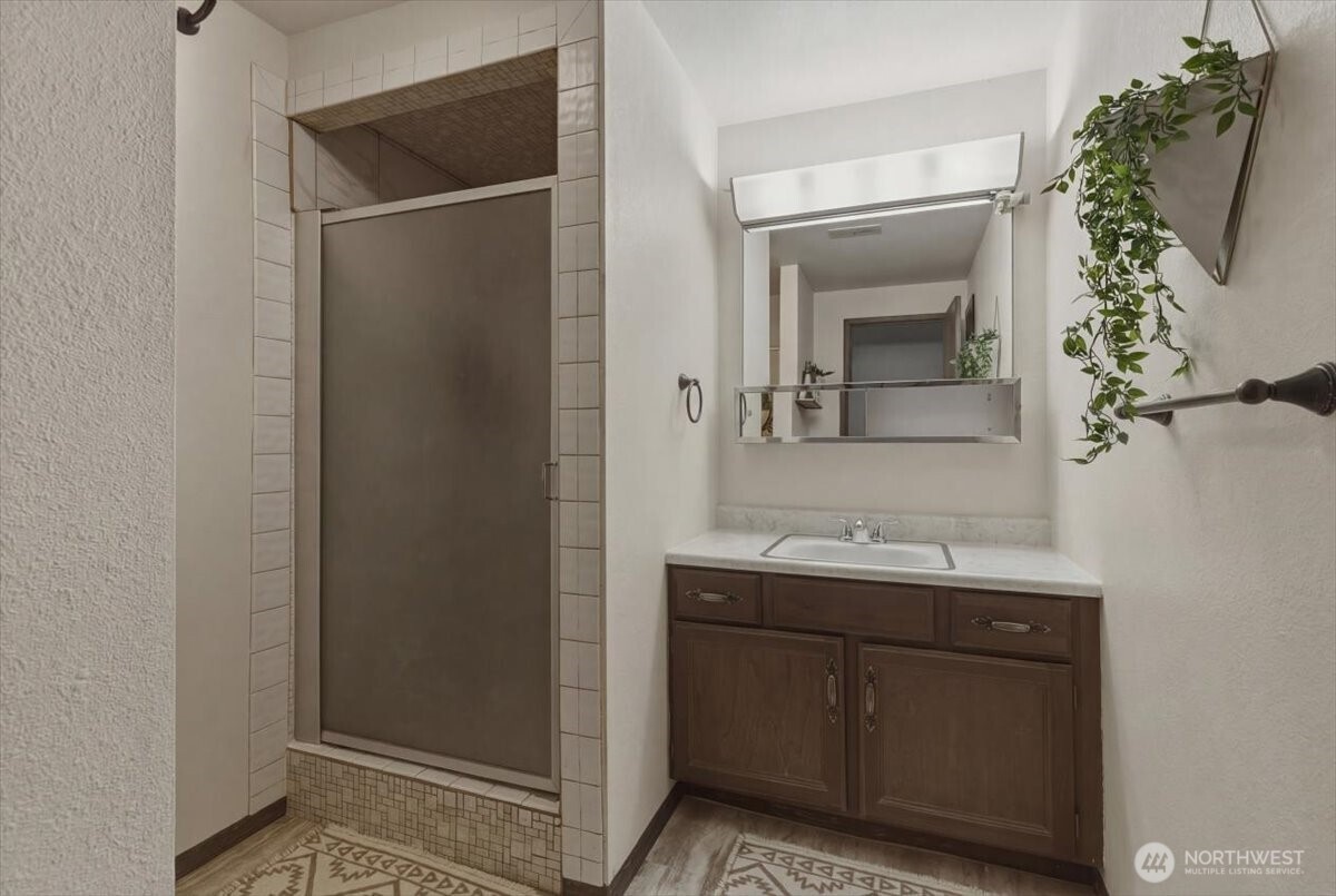 313 SE Trinity Avenue , Wilbur, WA 99185