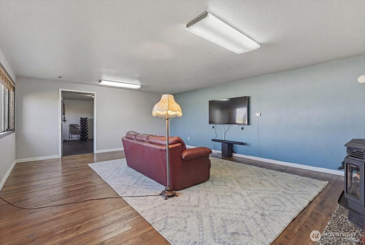 313 SE Trinity Avenue , Wilbur, WA 99185