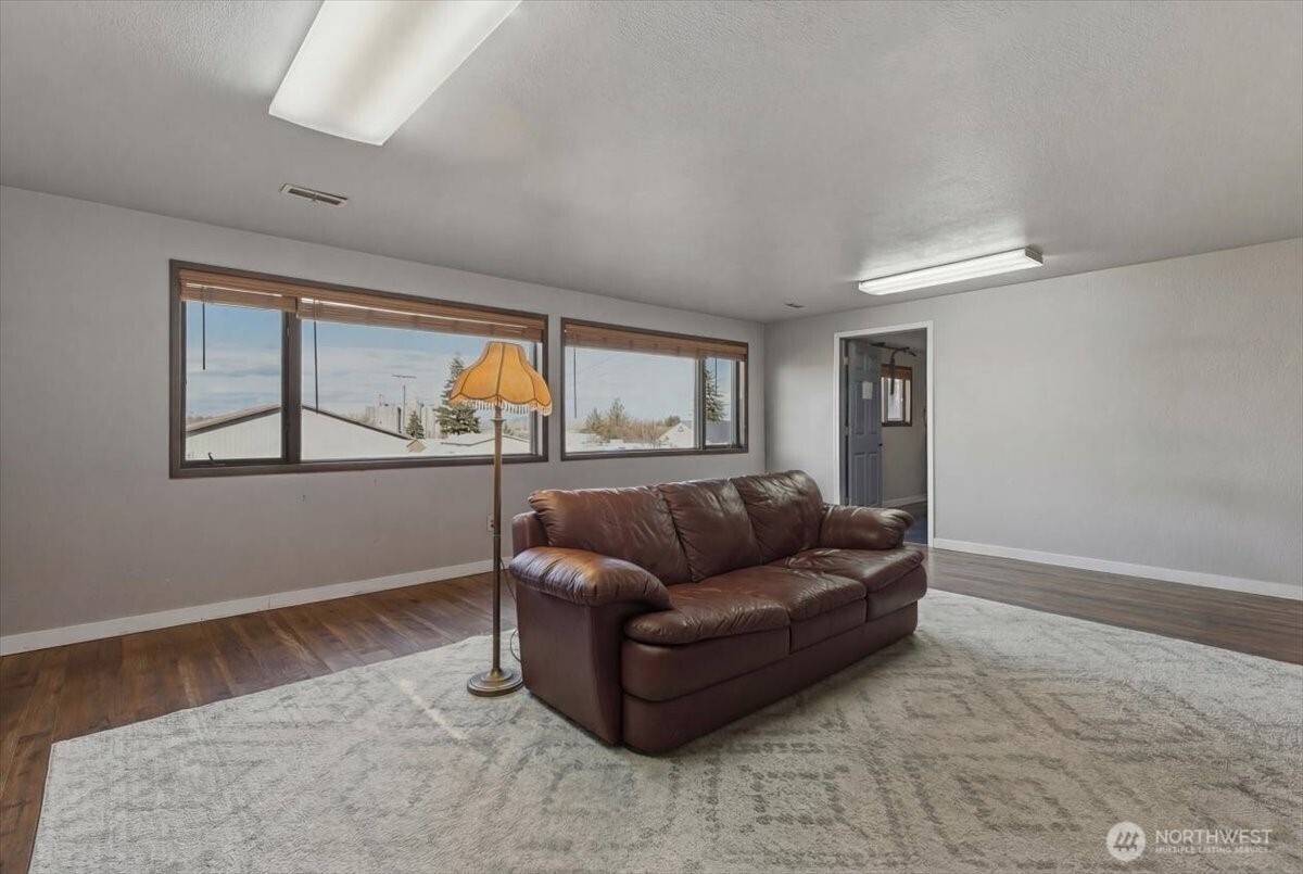 313 SE Trinity Avenue , Wilbur, WA 99185