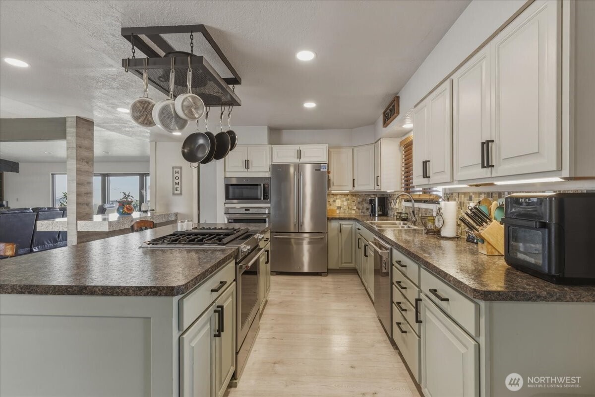 313 SE Trinity Avenue , Wilbur, WA 99185