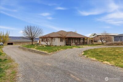 55676 Bay Area Dr NE, Electric City, WA 99123 - Photo 1