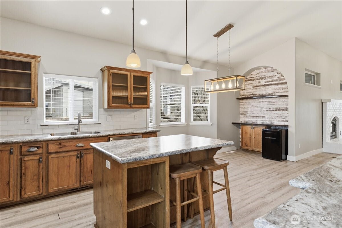 55676 Bay Area Dr NE, Electric City, WA 99123