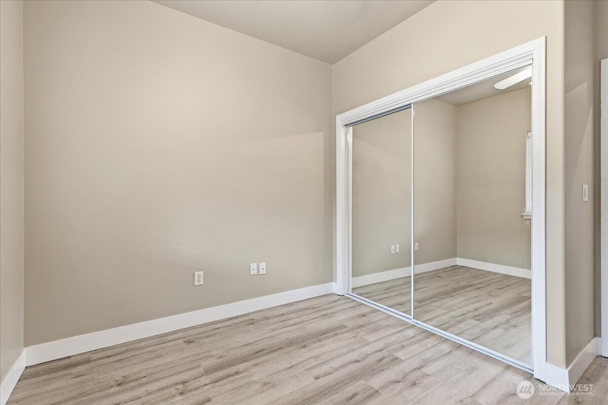 55676 Bay Area Dr NE, Electric City, WA 99123