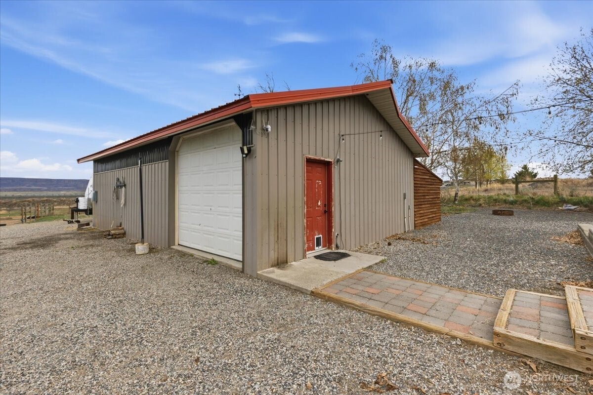 55676 Bay Area Dr NE, Electric City, WA 99123