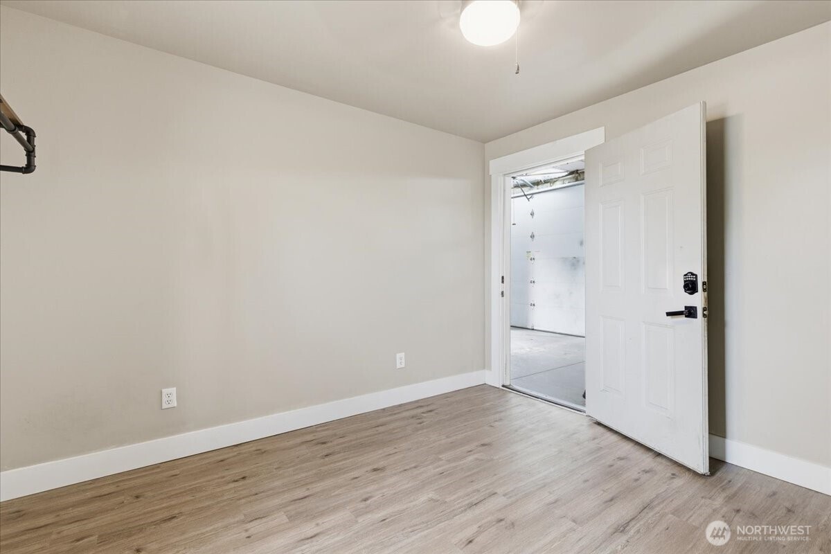 55676 Bay Area Dr NE, Electric City, WA 99123