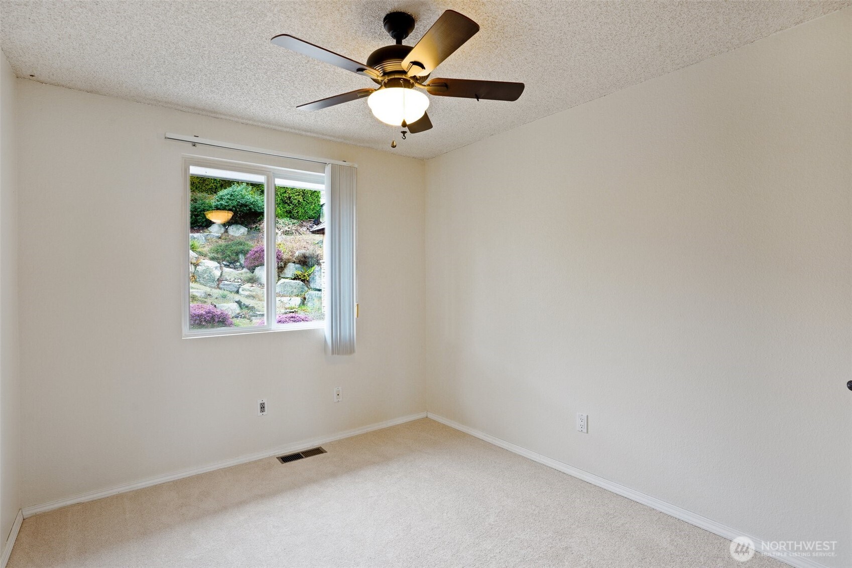 6111 Hawthorne Terrace NE NE, Tacoma, WA 98422