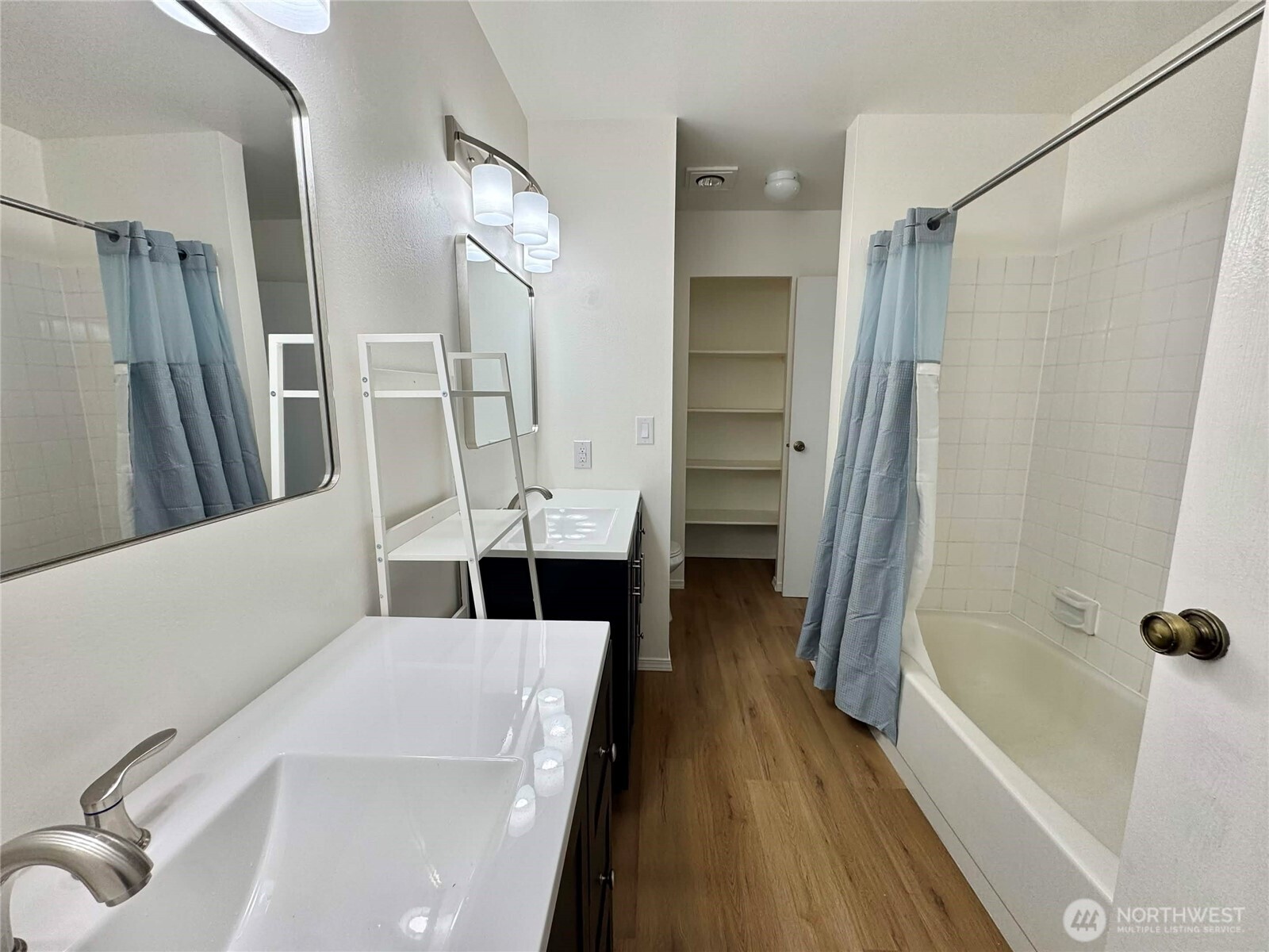 8823 Holly Drive #H204, Everett, WA 98208