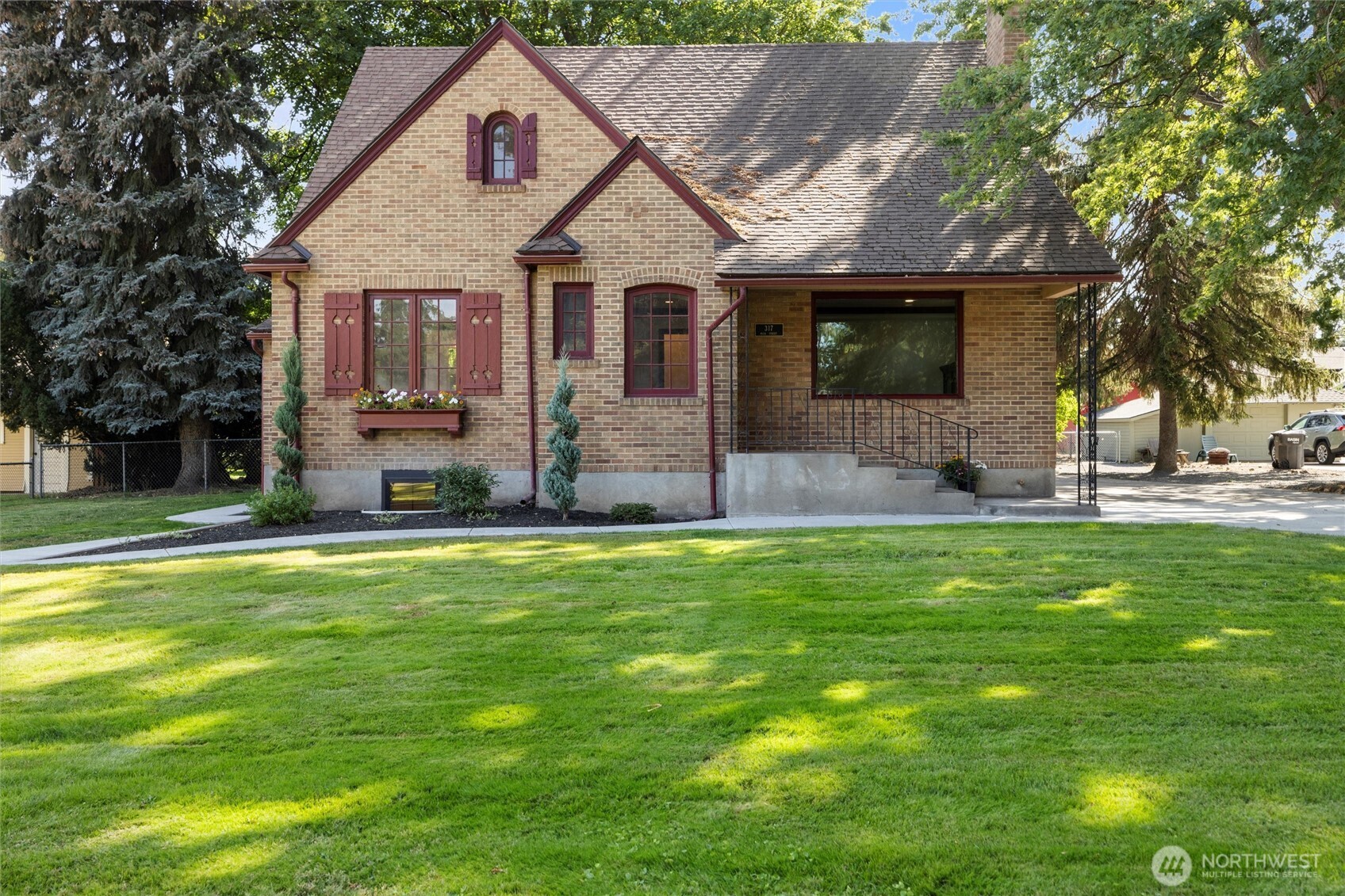 317 Main Street , Waitsburg, WA 99361