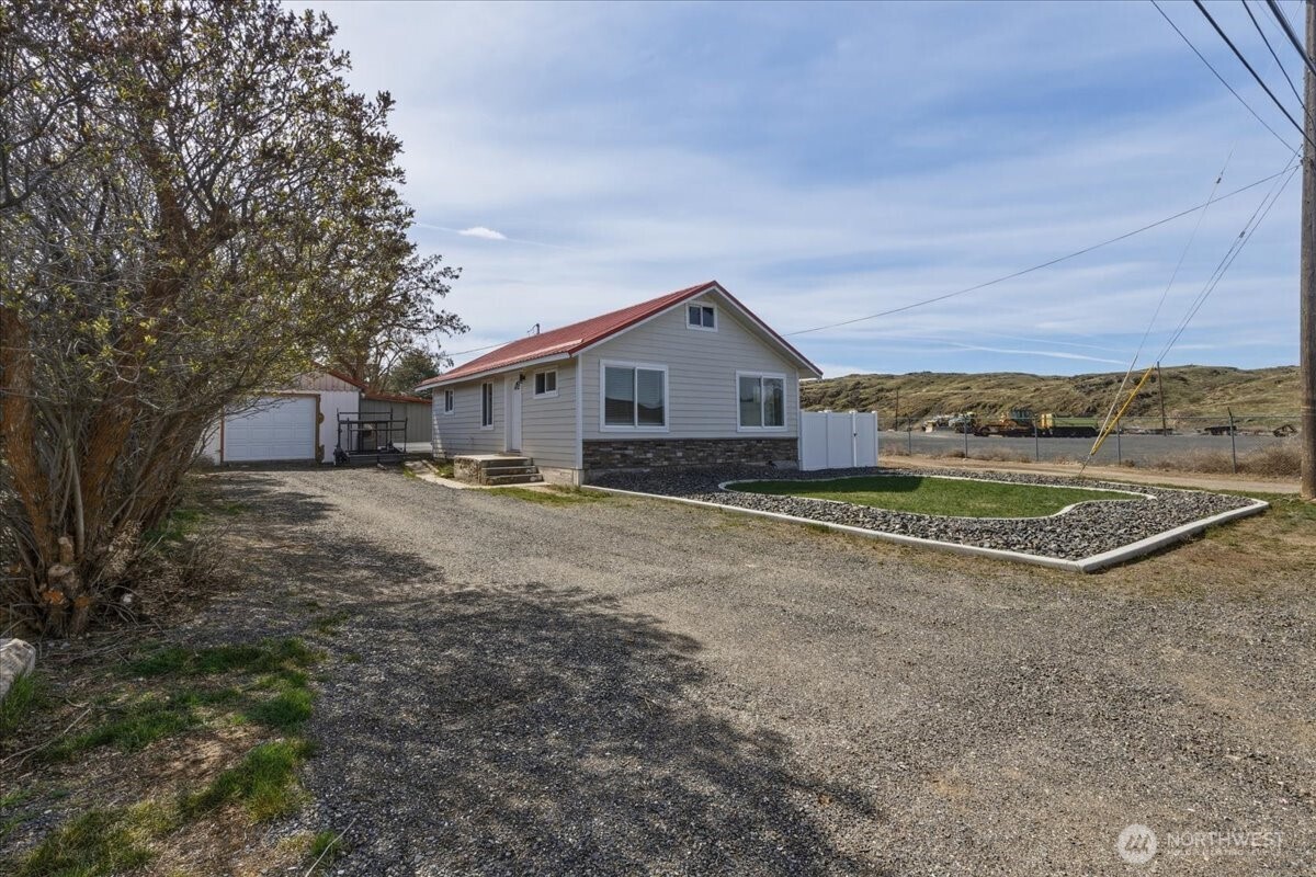 328 Sunny Drive , Electric City, WA 99123