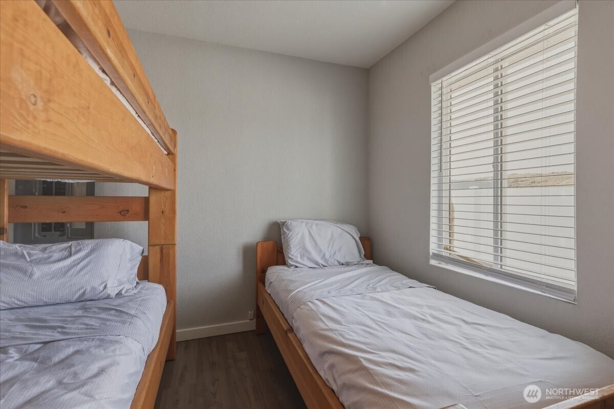 328 Sunny Drive , Electric City, WA 99123