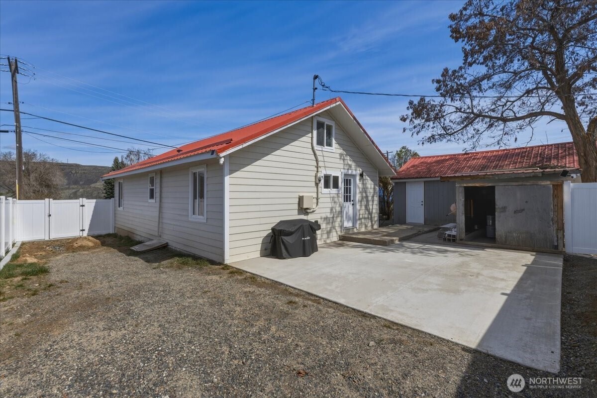 328 Sunny Drive , Electric City, WA 99123