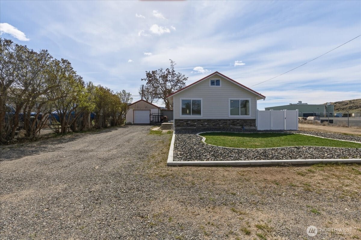 328 Sunny Drive , Electric City, WA 99123