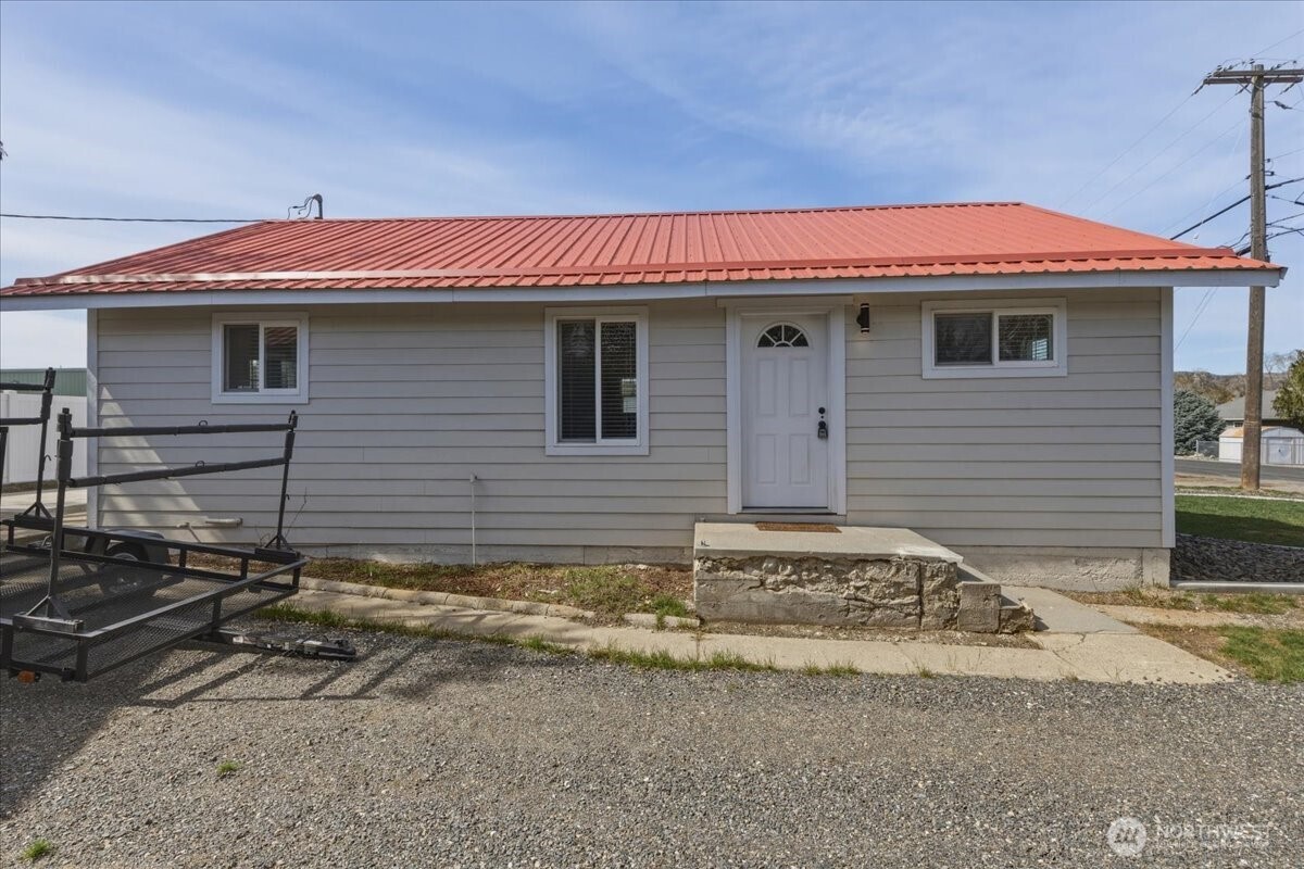 328 Sunny Drive , Electric City, WA 99123