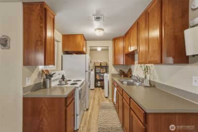 1557 J Street , Walla Walla, WA 99362 - Photo 6