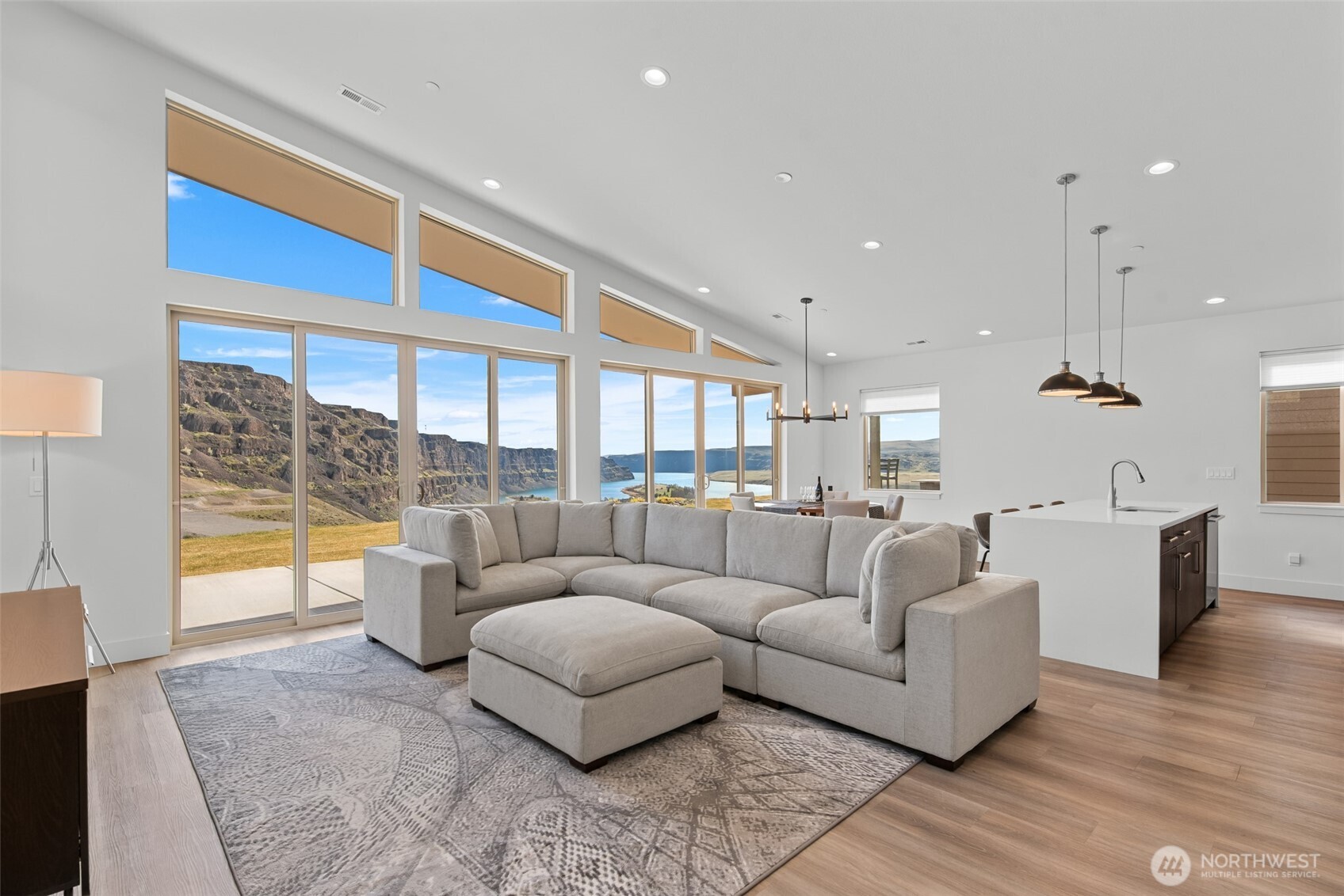 9773 Ridgeview Drive NW, Quincy, WA 98848