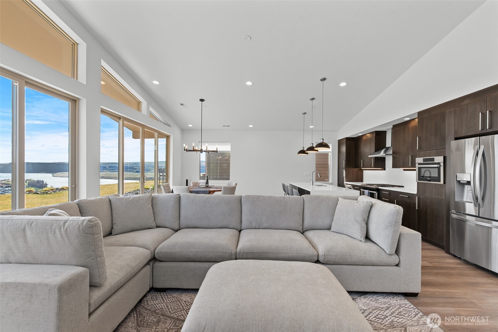 9773 Ridgeview Drive NW, Quincy, WA 98848