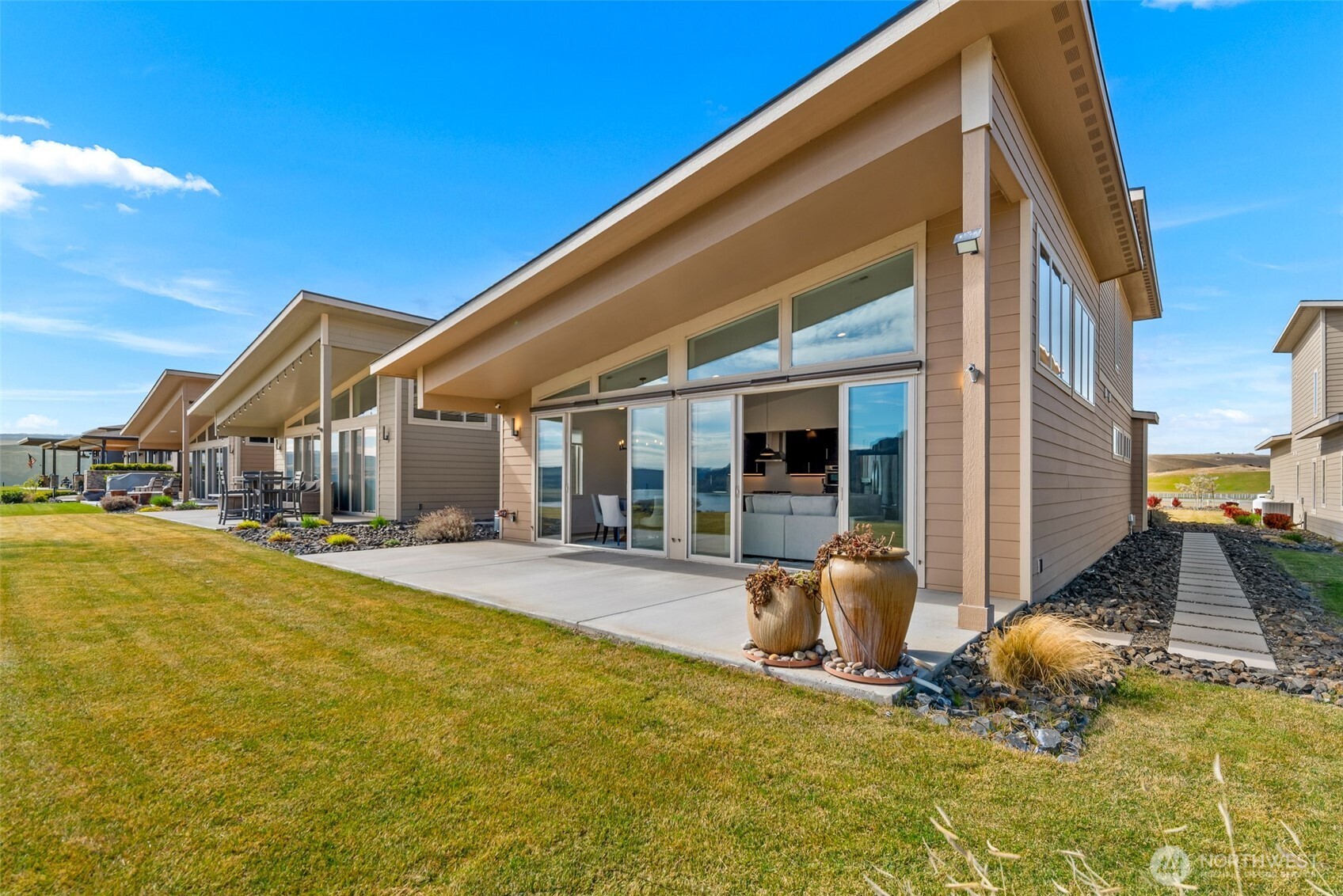 9773 Ridgeview Drive NW, Quincy, WA 98848