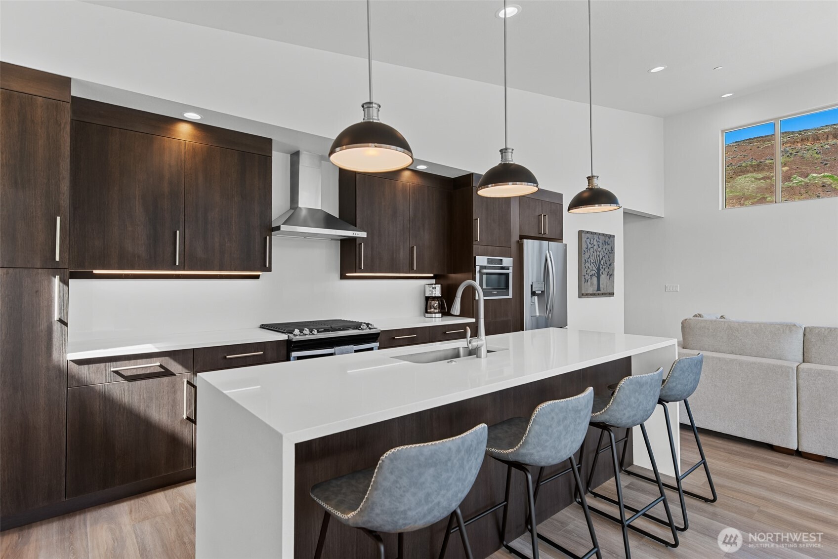 9773 Ridgeview Drive NW, Quincy, WA 98848