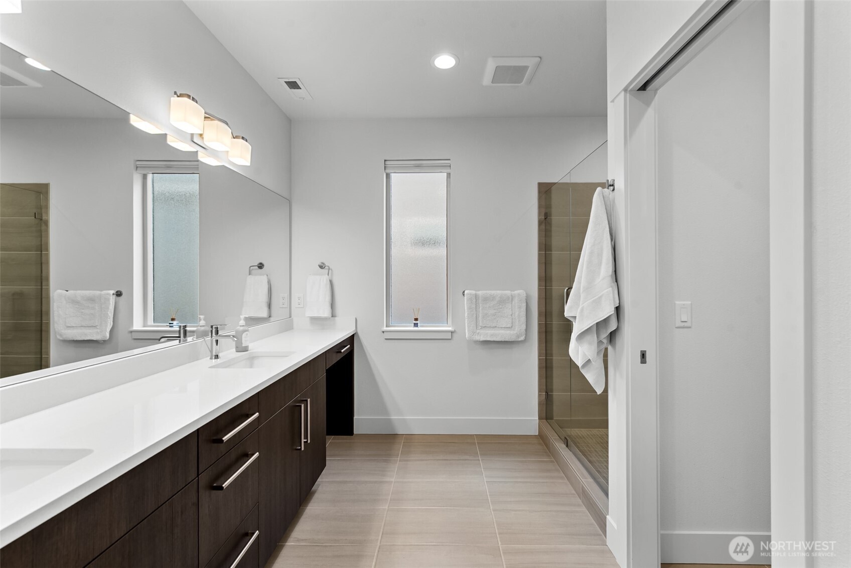 9773 Ridgeview Drive NW, Quincy, WA 98848