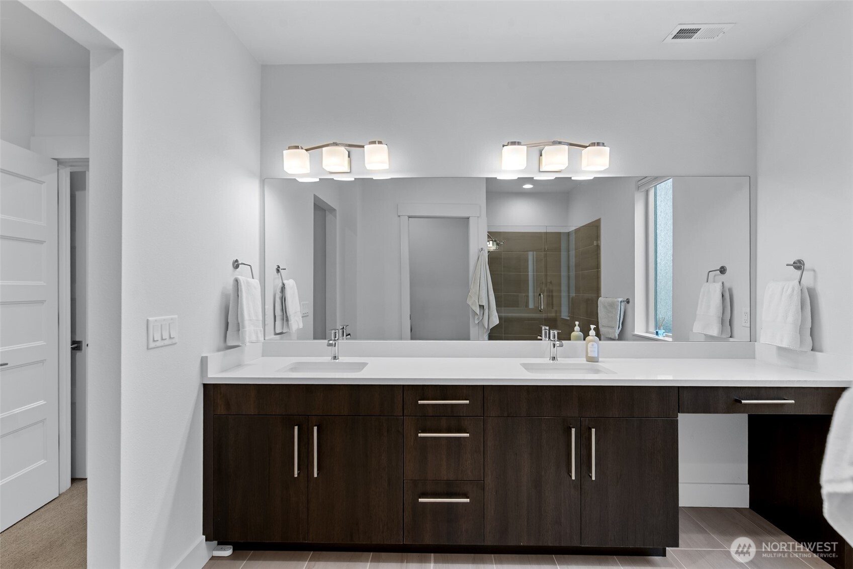 9773 Ridgeview Drive NW, Quincy, WA 98848