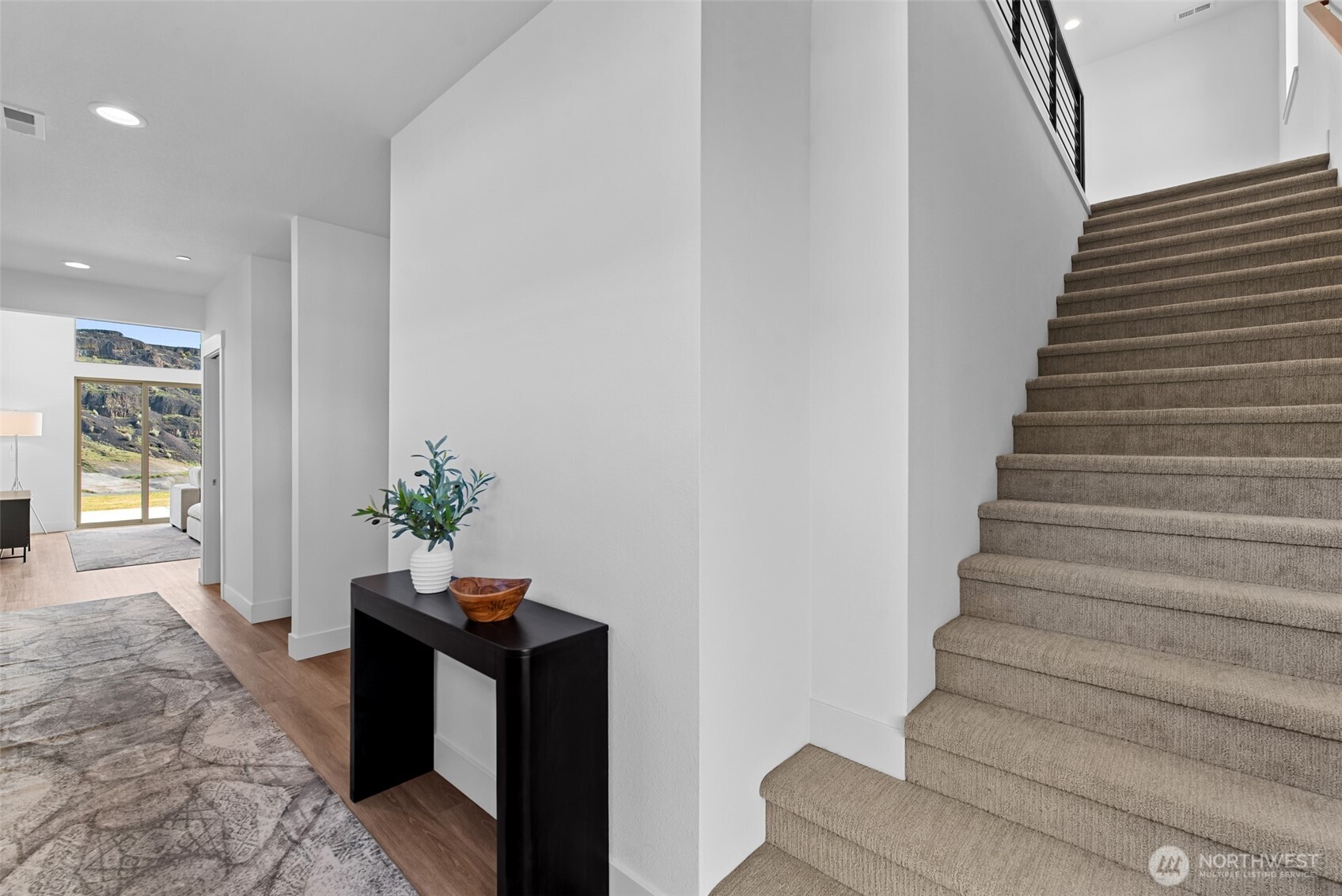 9773 Ridgeview Drive NW, Quincy, WA 98848